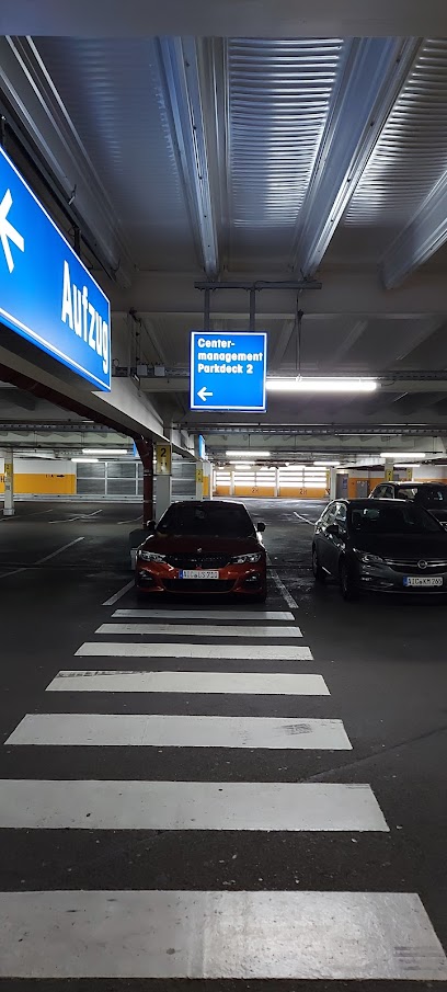 Parkhaus City-Galerie Augsburg Einfahrt Jakoberwallstraße Apotheke