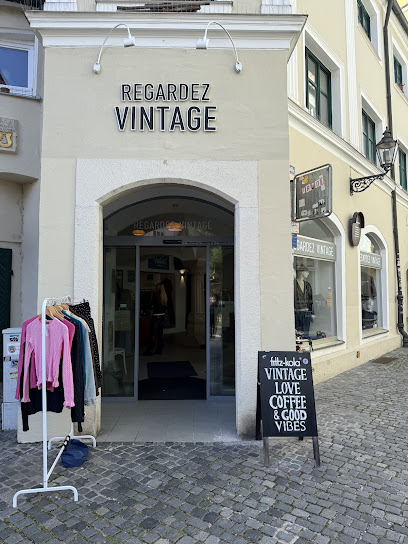 Regardez Vintage Apotheke
